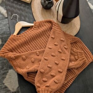 Moon & Madison Textured Knit Sweater in Warm Brownish Orange